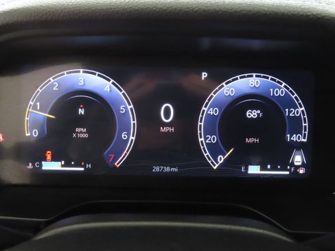 Used 2024 Jeep Grand Cherokee Limited image 14