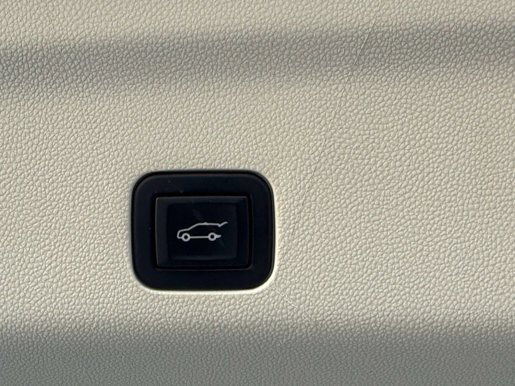Used 2023 Cadillac Escalade Sport Platinum AWD/4WD image 19