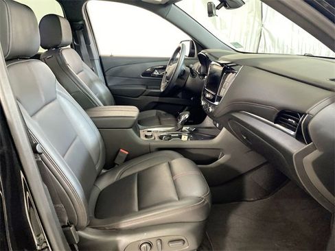 Certified 2023 Chevrolet Traverse RS image 35
