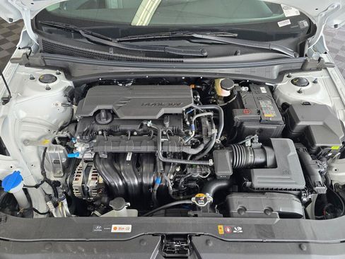 New 2026 Hyundai Elantra Limited FWD image 11