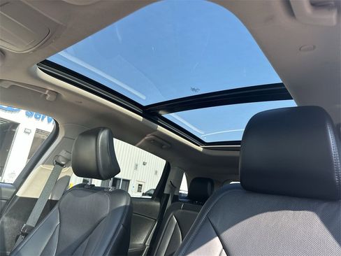 Used 2022 Lincoln Nautilus Reserve image 16