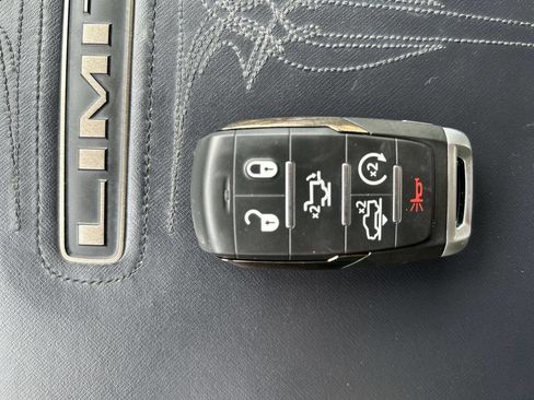 Used 2021 RAM 1500 Limited w/ Off Road Group image 27