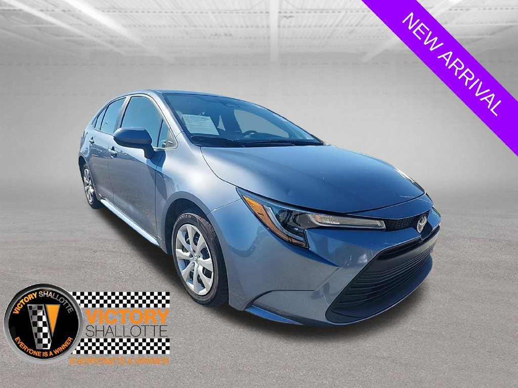 Used 2024 Toyota Corolla LE FWD image 1
