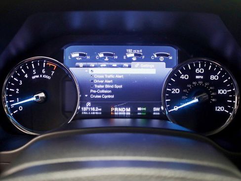 Used 2019 Ford Expedition Platinum AWD/4WD image 17