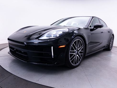 Used 2024 Porsche Panamera 4 w/ Premium Package AWD/4WD image 22