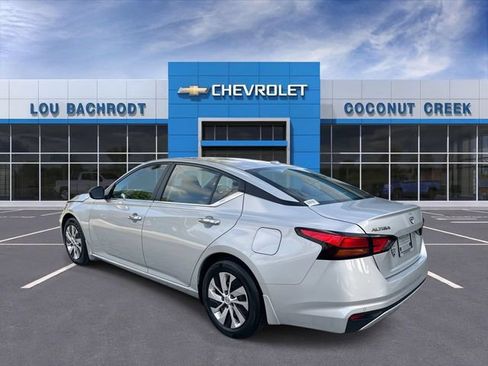 Used 2025 Nissan Altima 2.5 S FWD image 6