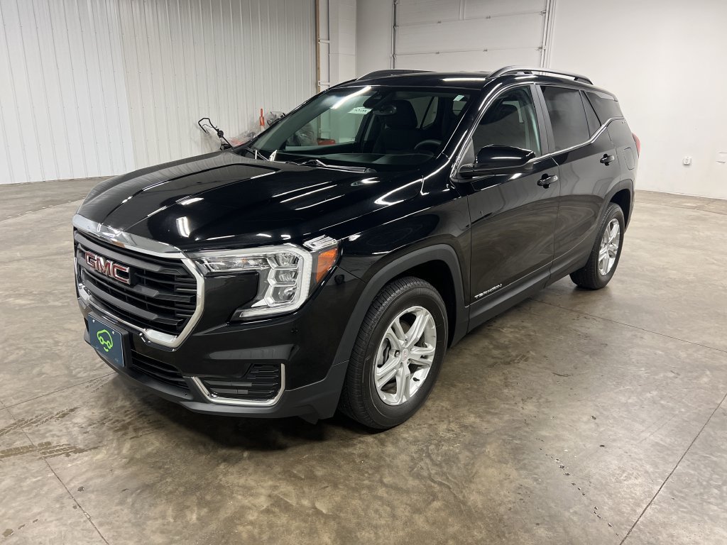 Certified 2023 GMC Terrain SLE w/ Driver Convenience Package AWD/4WD image 5