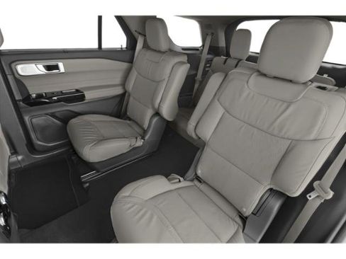 Used 2024 Ford Explorer Platinum w/ Technology Package image 13