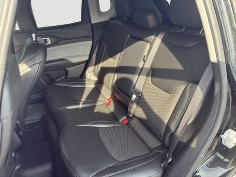 Used 2022 Jeep Compass Latitude AWD/4WD image 13