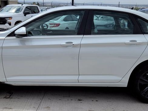 Used 2023 Volkswagen Jetta SE FWD image 7