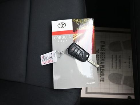 Used 2024 Toyota Corolla LE FWD image 10