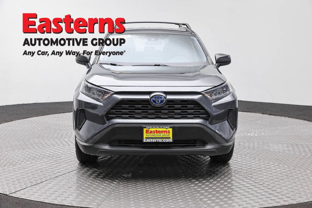 Used 2021 Toyota RAV4 LE w/ Carpet Mat Package (TMS) AWD/4WD image 4