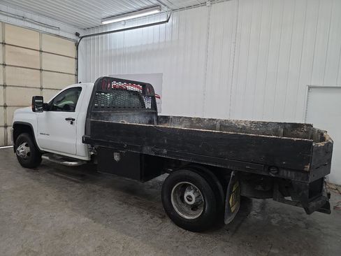 Used 2018 GMC Sierra 3500 4x4 Regular Cab w/ Sierra Convenience Package image 8