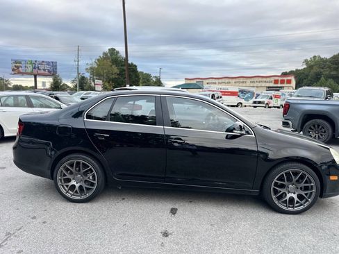 Used 2009 Volkswagen Jetta SE image 4