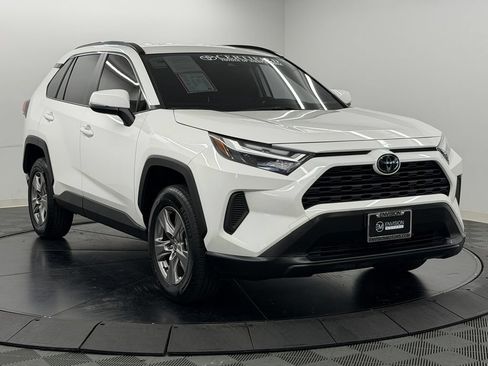 Used 2025 Toyota RAV4 XLE FWD image 8