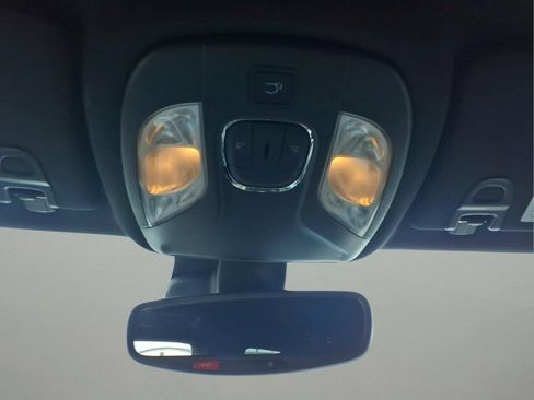 Used 2025 Jeep Compass Latitude w/ Convenience Group AWD/4WD image 20