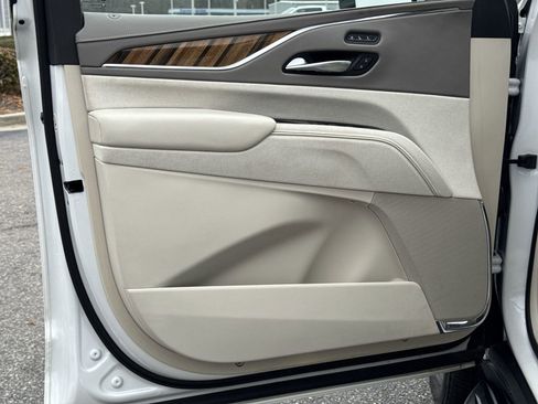 Used 2023 Cadillac Escalade ESV Sport Platinum image 14