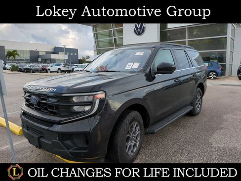 Used 2025 Ford Expedition Active AWD/4WD image 1