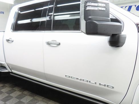 Used 2024 GMC Sierra 3500 Denali w/ Denali Reserve Package image 39