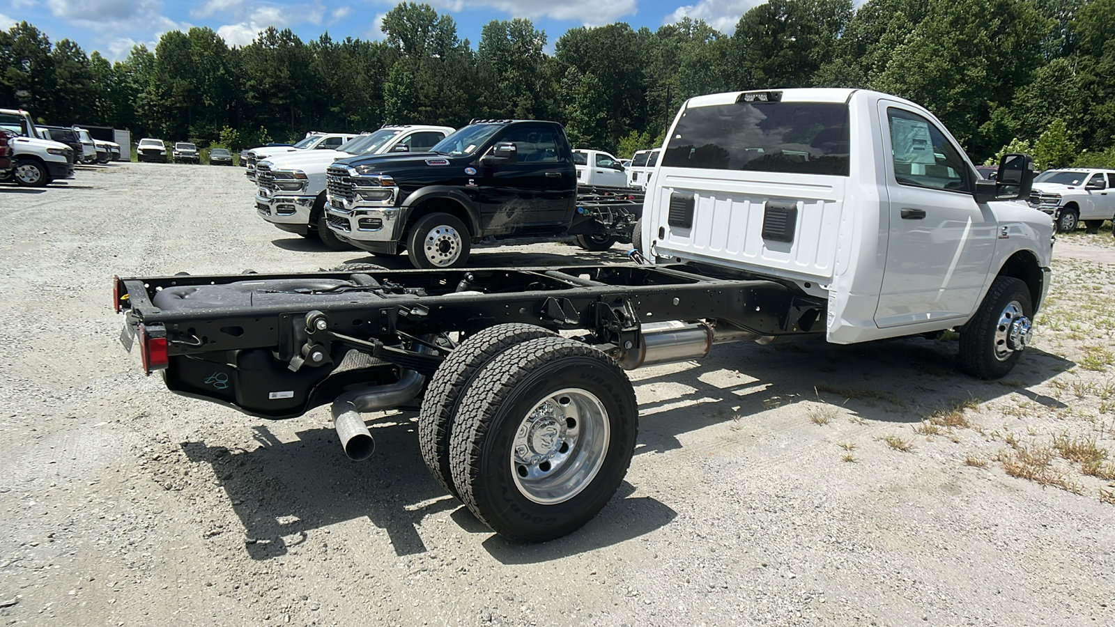 New 2025 RAM 3500 Tradesman AWD/4WD image 8