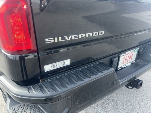 Used 2023 Chevrolet Silverado 1500 ZR2 w/ Technology Package image 12