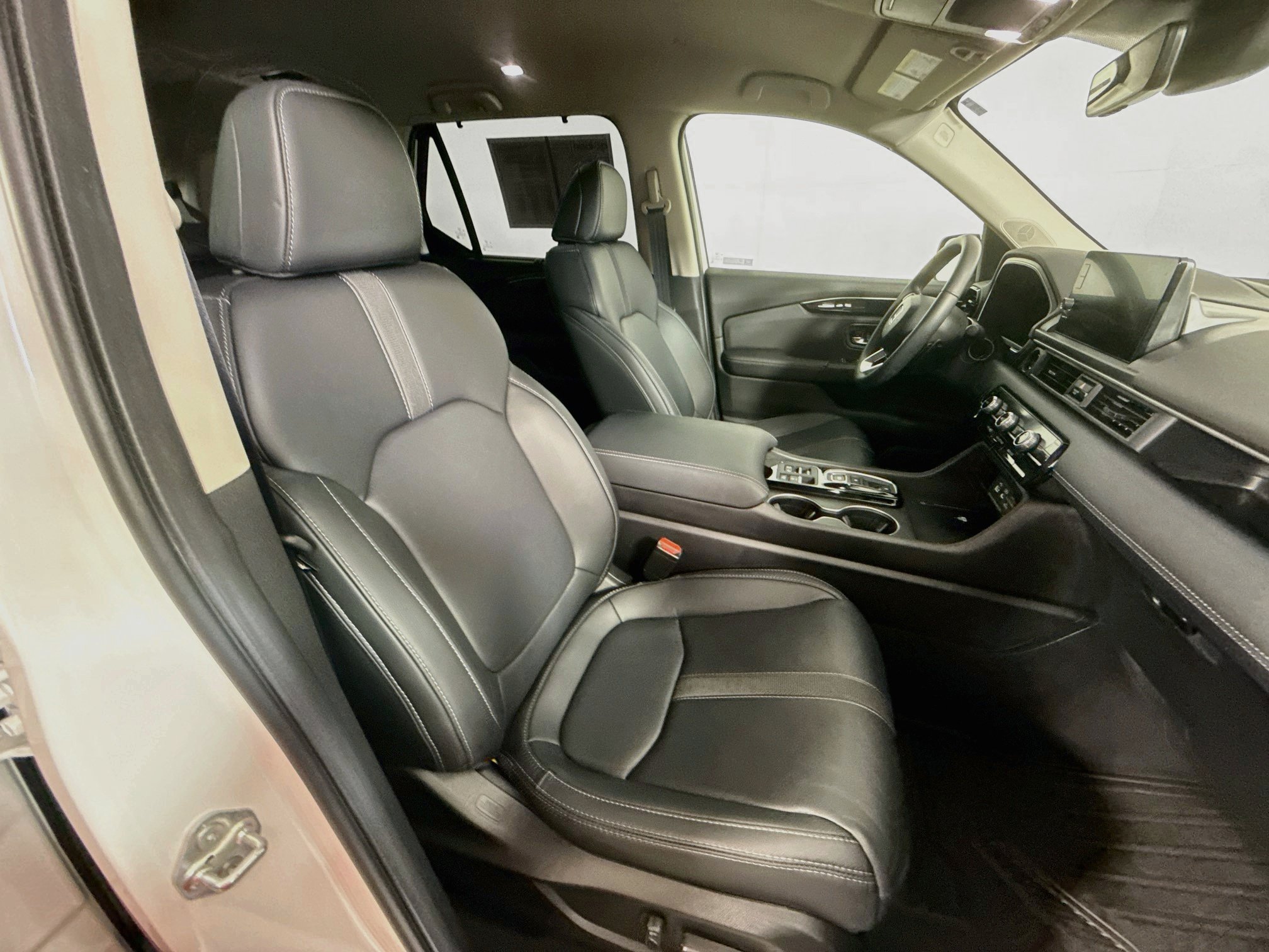 Used 2025 Honda Pilot EX-L image 27