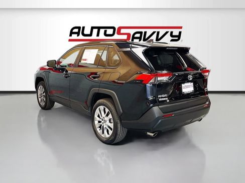 Used 2025 Toyota RAV4 XLE Premium AWD/4WD image 5