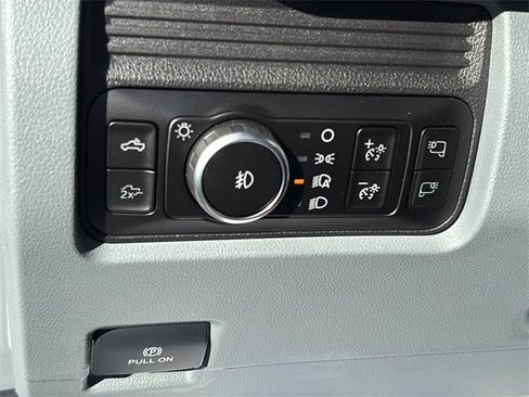 Used 2025 Ford F250 XLT w/ Black Appearance Package image 32