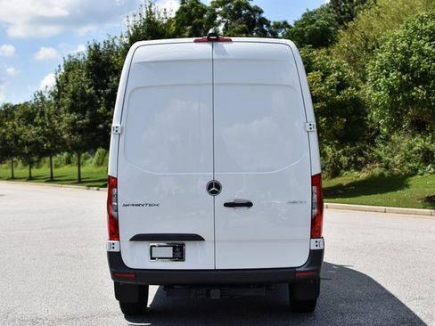 Used 2024 Mercedes-Benz Sprinter 2500 image 7