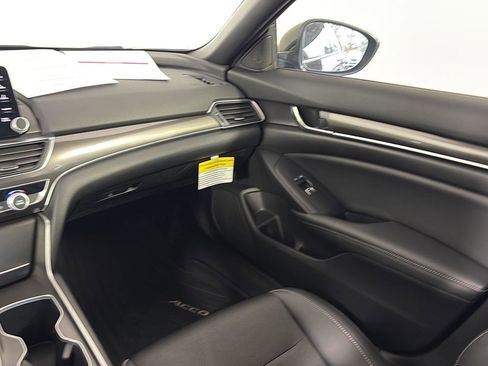 Used 2022 Honda Accord Sport image 19