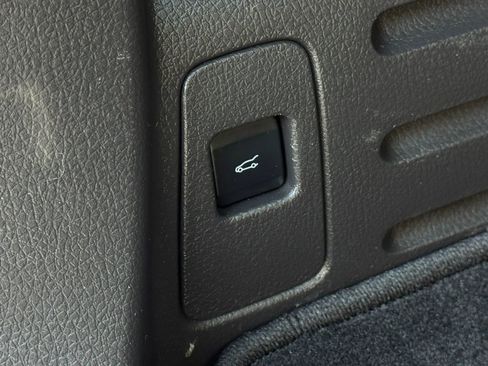 Used 2013 Lincoln MKX AWD image 22