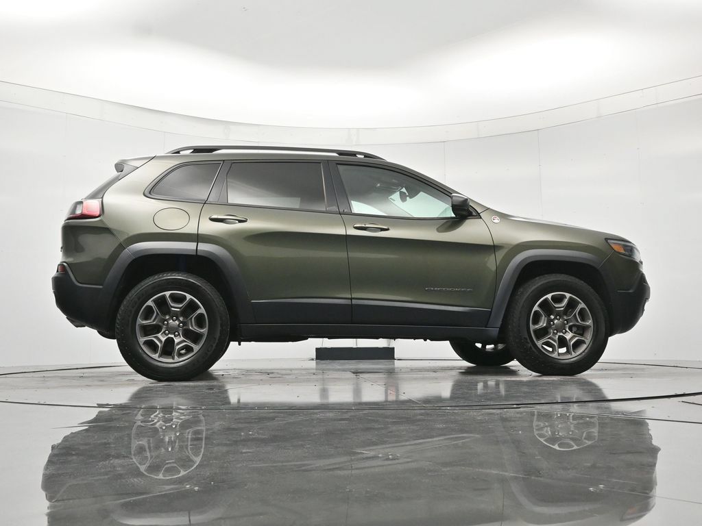 Used 2020 Jeep Cherokee Trailhawk w/ Cold Weather Group AWD/4WD image 39