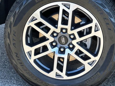 Used 2025 Ford Expedition Active AWD/4WD image 39