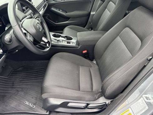 Used 2023 Honda Civic EX image 4