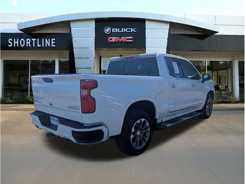Used 2023 Chevrolet Silverado 1500 High Country AWD/4WD image 3