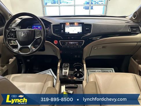 Used 2020 Honda Pilot Touring image 10