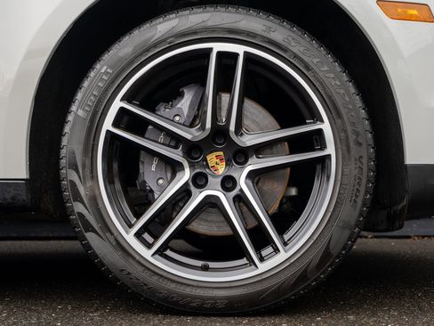 Certified 2021 Porsche Macan image 15