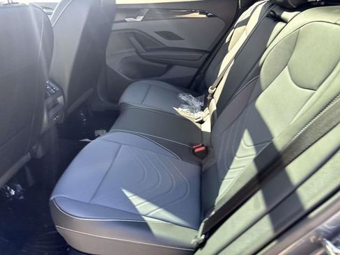 New 2026 Volkswagen Tiguan SE R-Line FWD image 11