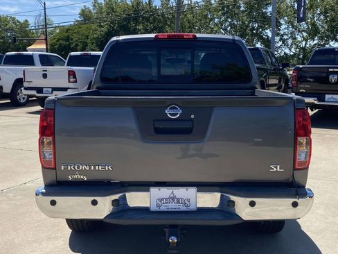 Used 2019 Nissan Frontier SL RWD image 7