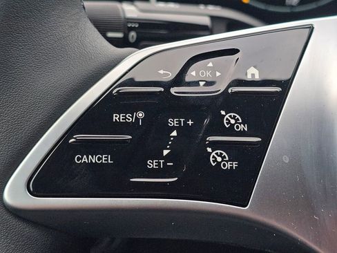 New 2026 Mercedes-Benz C 300 4MATIC Sedan image 41