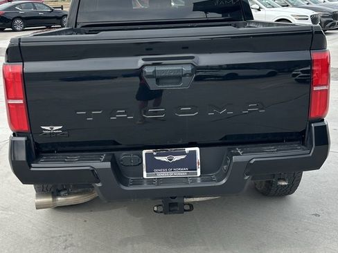 Used 2024 Toyota Tacoma TRD Off-Road image 6