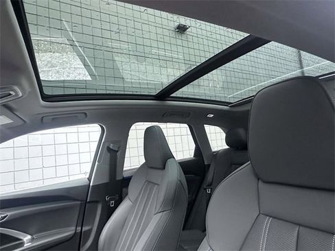 Certified 2025 Audi Q5 Premium Plus w/ Premium Plus image 22