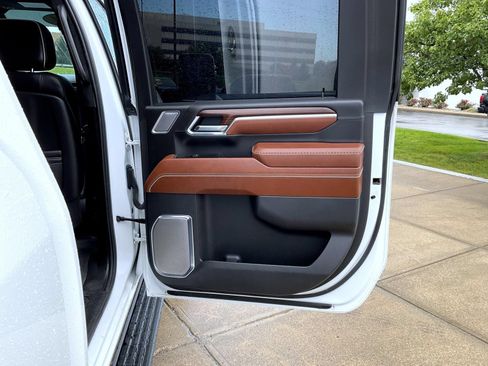 Certified 2024 GMC Sierra 3500 Denali Ultimate AWD/4WD image 17