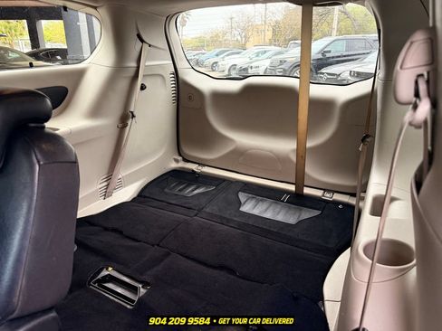 Used 2019 Chrysler Pacifica Touring-L FWD image 23