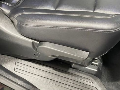 Used 2024 GMC Acadia Elevation image 25