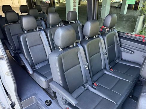 Used 2022 Mercedes-Benz Sprinter 2500 image 14
