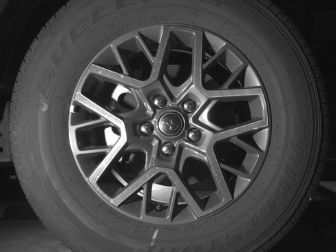 Used 2025 Jeep Wrangler Sahara image 13