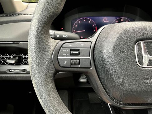 Used 2023 Honda Accord EX image 10