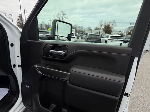 Used 2022 GMC Sierra 2500 AT4 w/ AT4 Preferred Package image 13