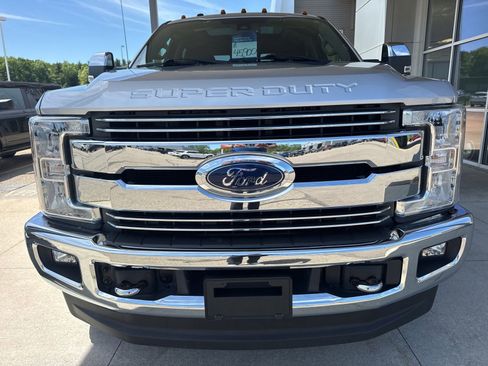 Used 2017 Ford F250 Lariat w/ Lariat Ultimate Package AWD/4WD image 11